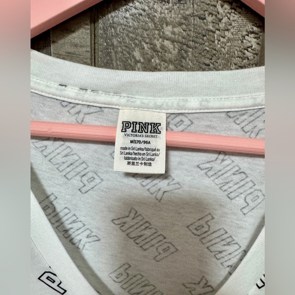 VS PINK Logo Tee Medium - Picture 4 of 4